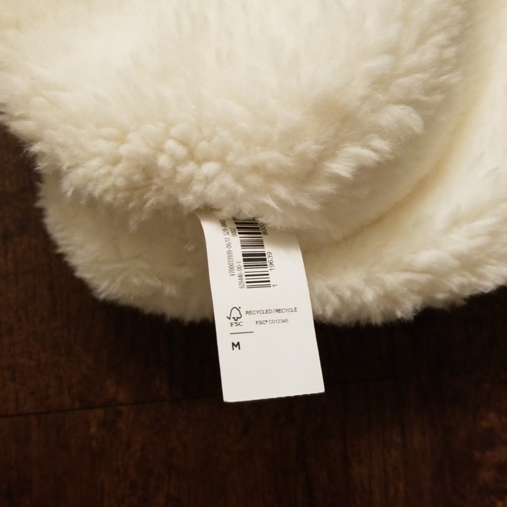 Old Navy Pom Hat - Picture 3 of 5